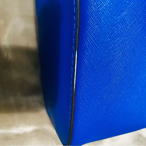 Michael Kors Large Jet Set Bag/Tote in Cobalt Blue. EUC. Original dust bag. - Picture 15 of 15